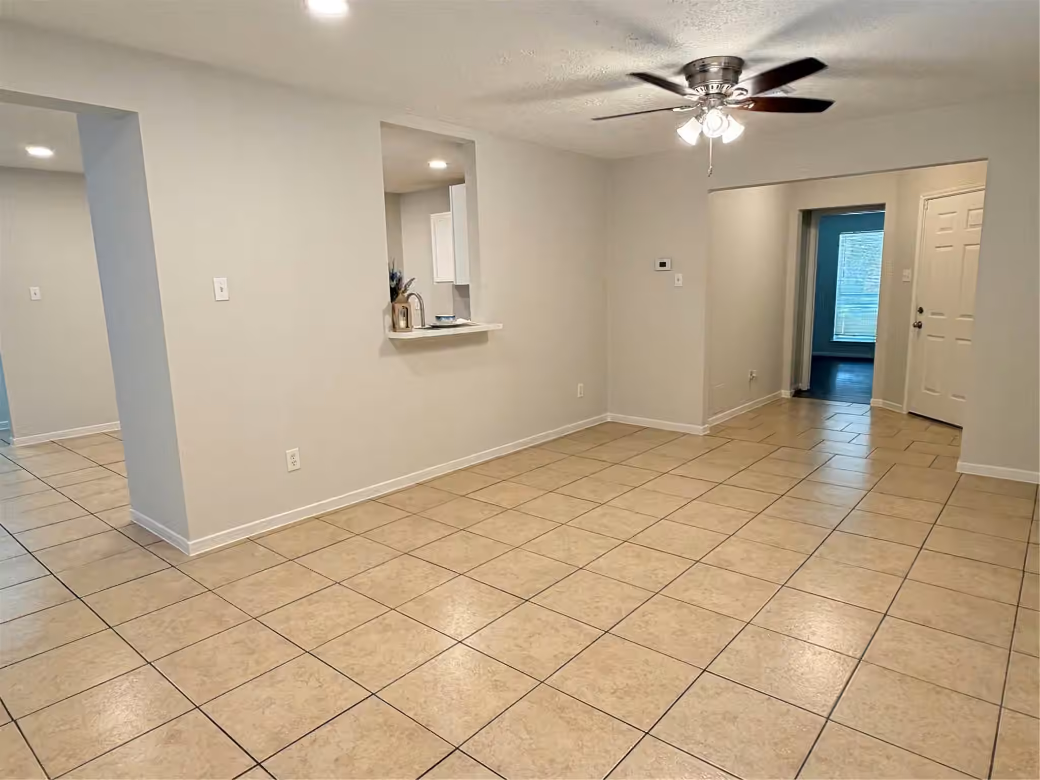 Photo 5 of 5239 Sugar Bush Drive, Houston, TX