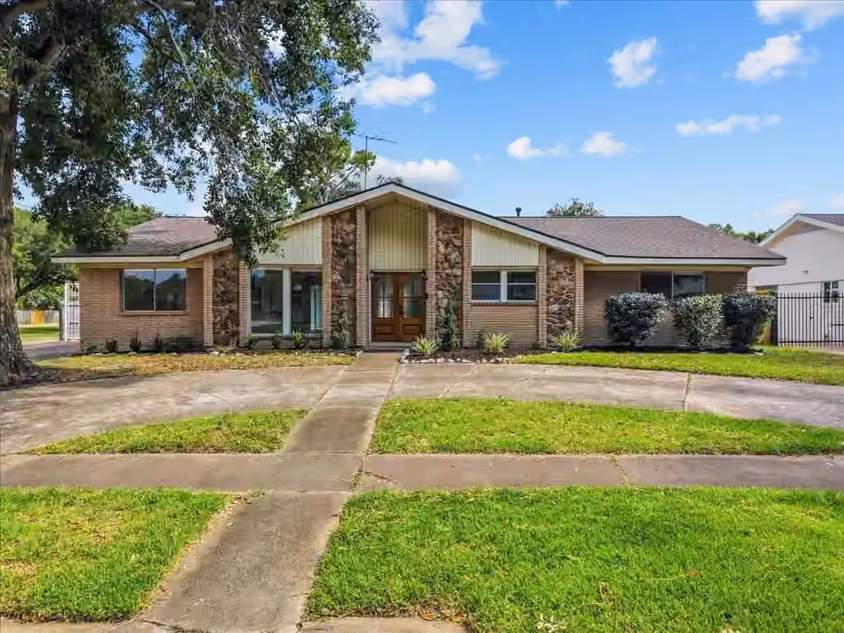 Photo of 5762 Birdwood Road, Houston, TX 77096