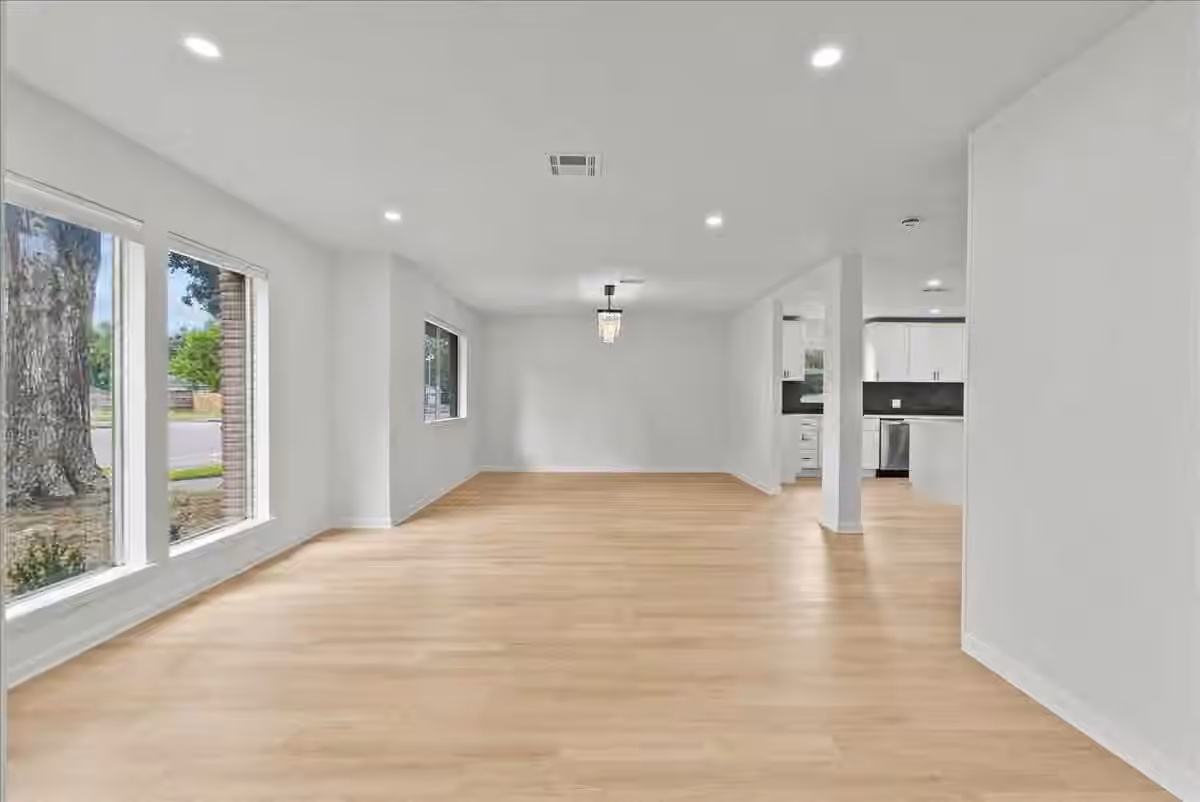 Photo 3 of 5762 Birdwood Road, Houston, TX