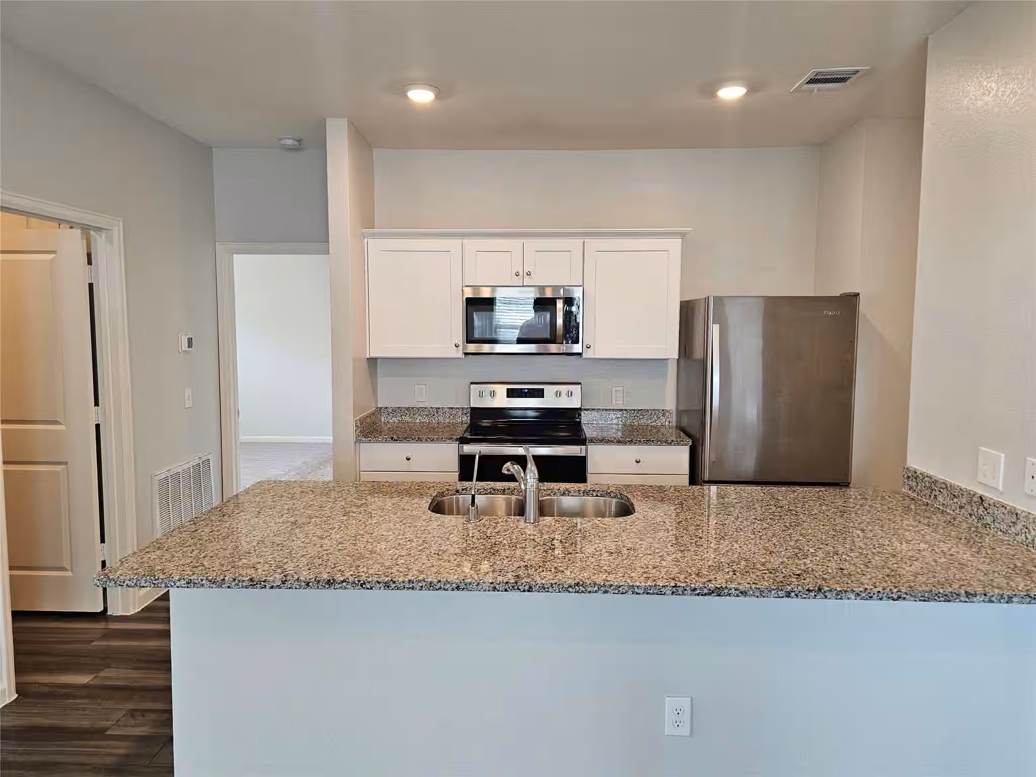 Photo 3 of 6330 Highland Bend Drive, Richmond, TX