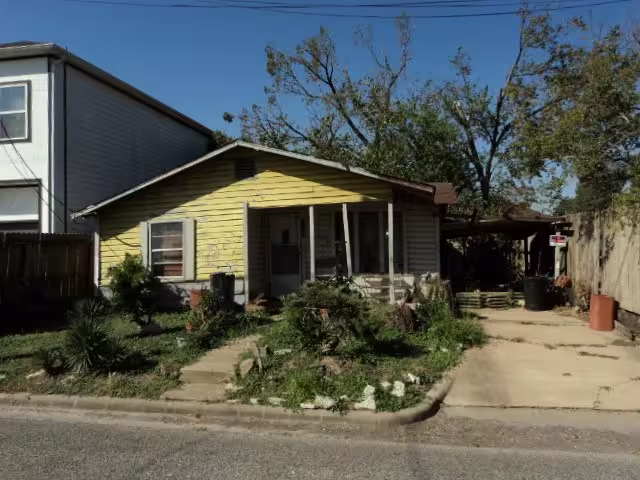 Photo 3 of 3411 Hinton Boulevard, Houston, TX