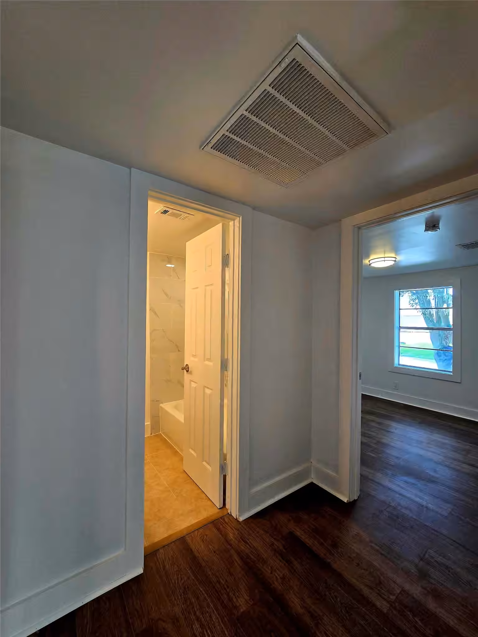 Photo 7 of 4642 Mierianne Street, Houston, TX