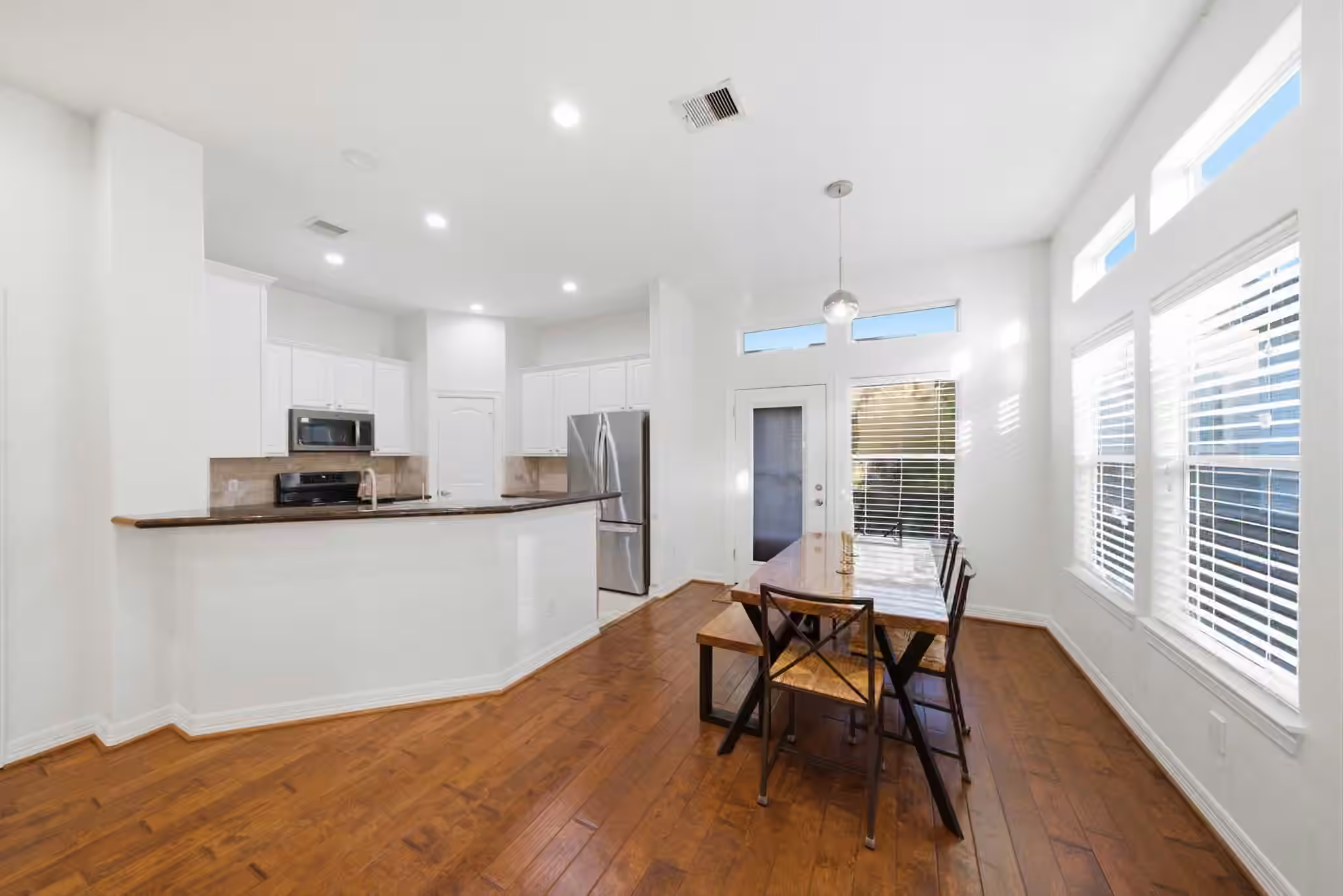 Photo 6 of 907 Lawrence Street, Houston, TX
