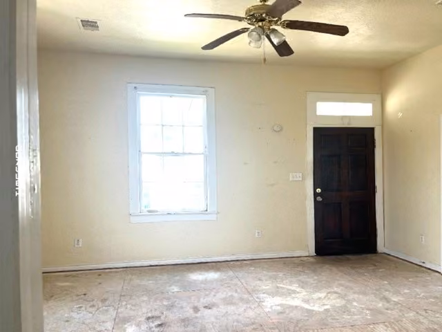 Photo 4 of 709 38th Street, Galveston, OS