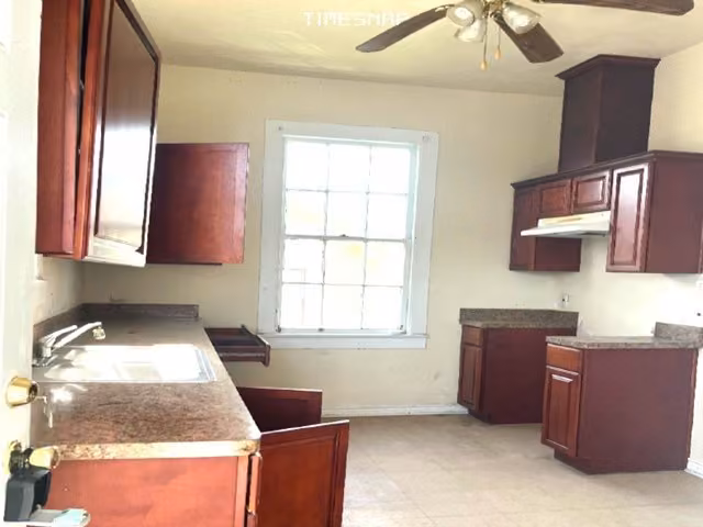 Photo 5 of 709 38th Street, Galveston, OS