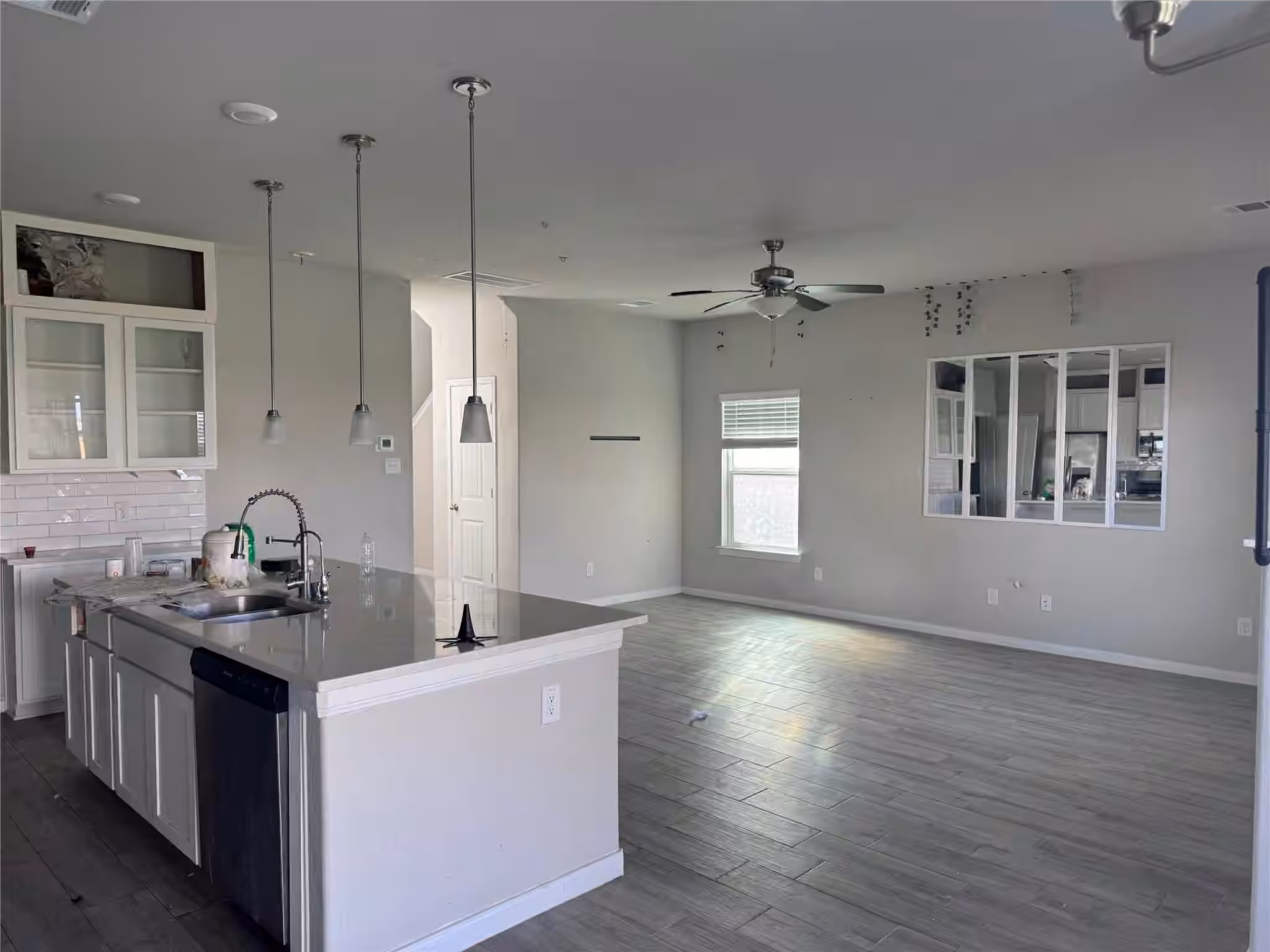 Photo 3 of 6822 Escondido Drive, Rosharon, TX
