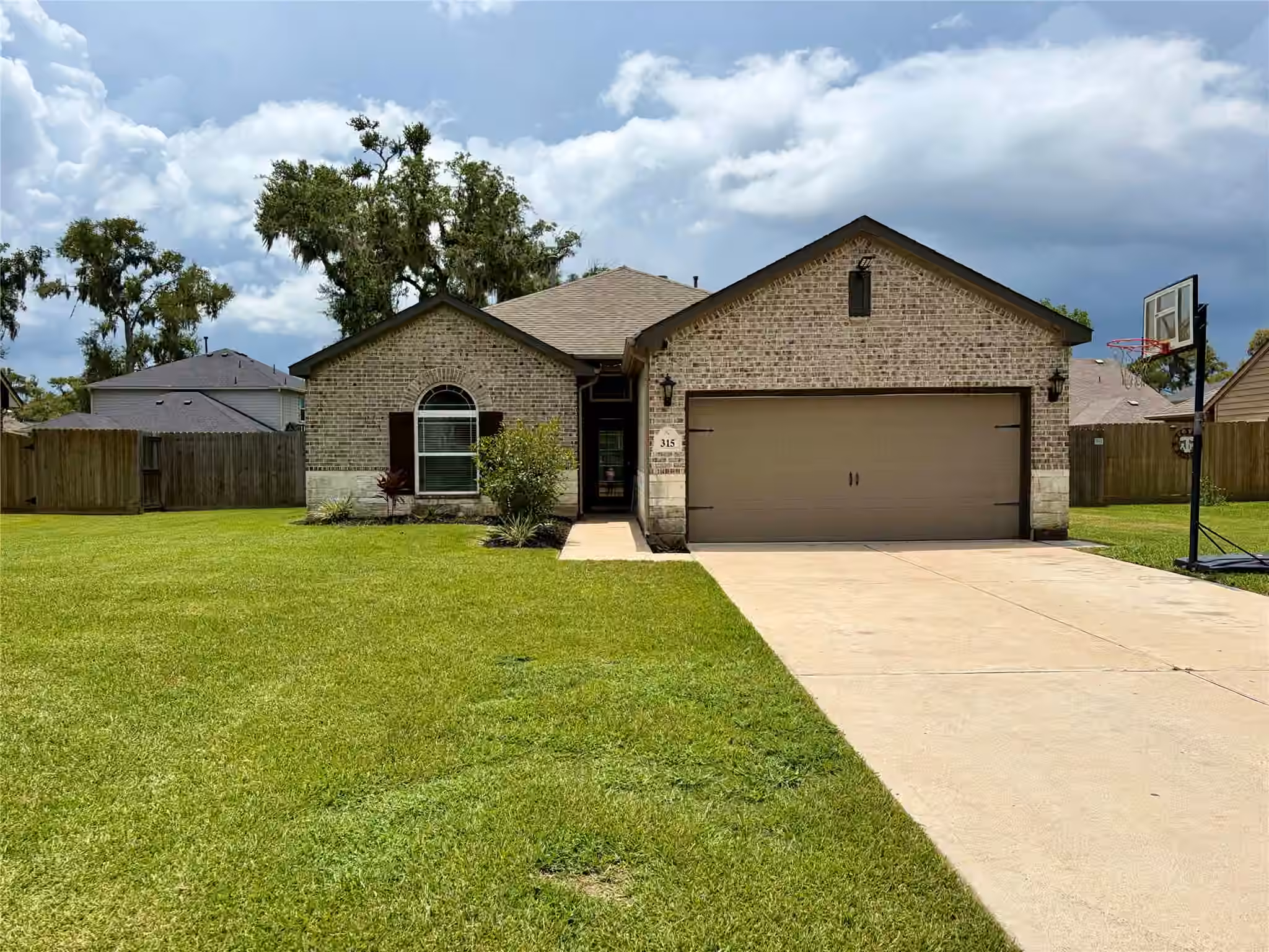 Photo of 315 Woodhaven Drive, West Columbia, TX