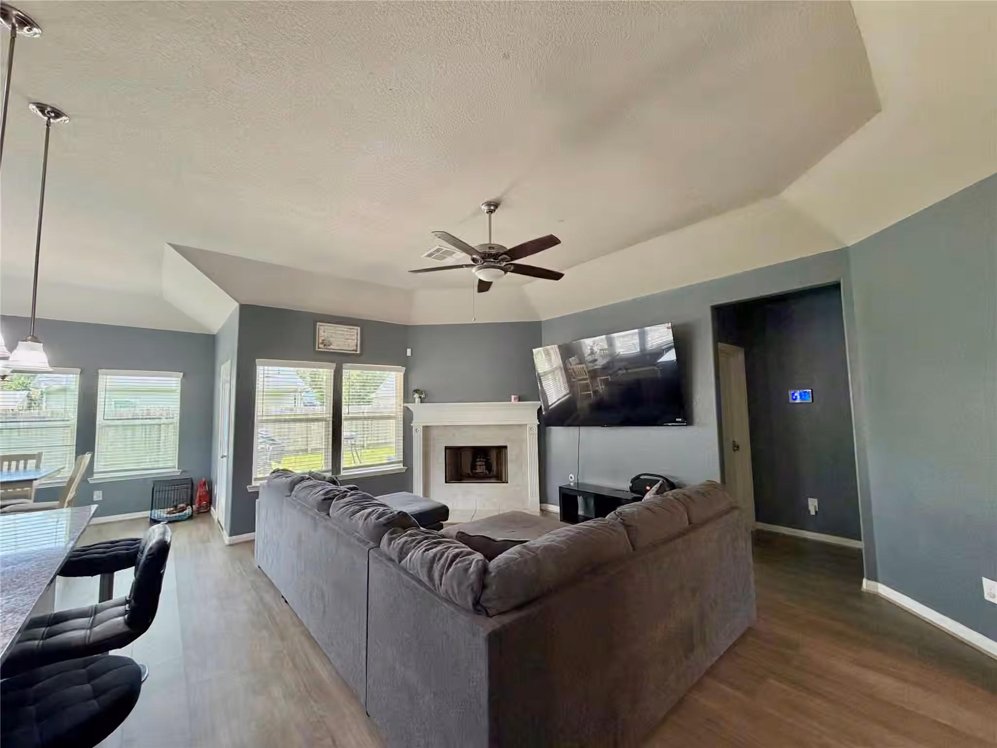 Photo 4 of 315 Woodhaven Drive, West Columbia, TX