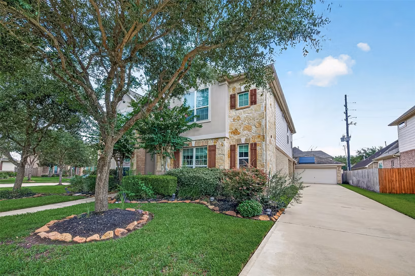 Photo 2 of 5703 Flagstone Pass Court, Sugar Land, TX