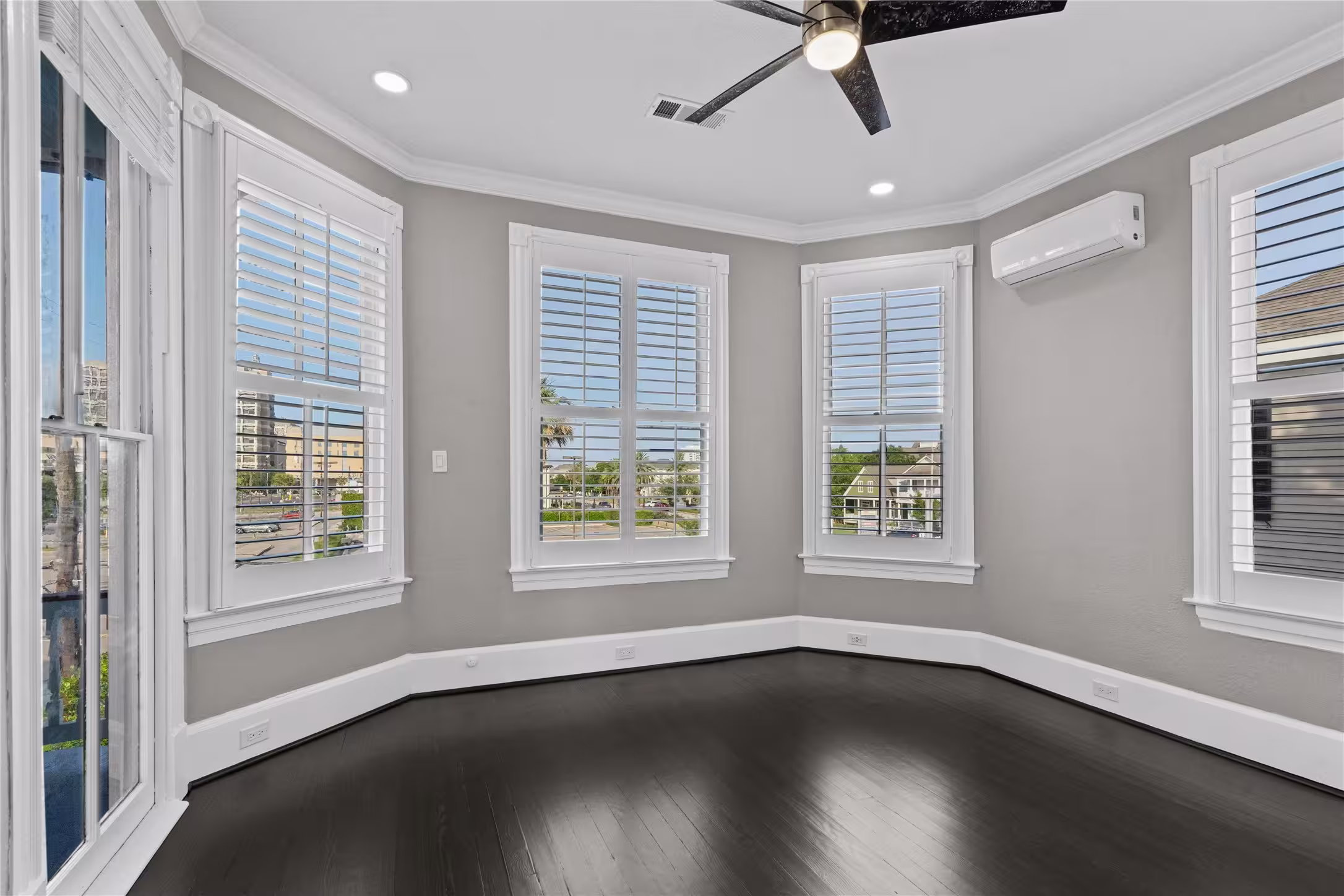 Photo 6 of 313 14th Street, Galveston, TX