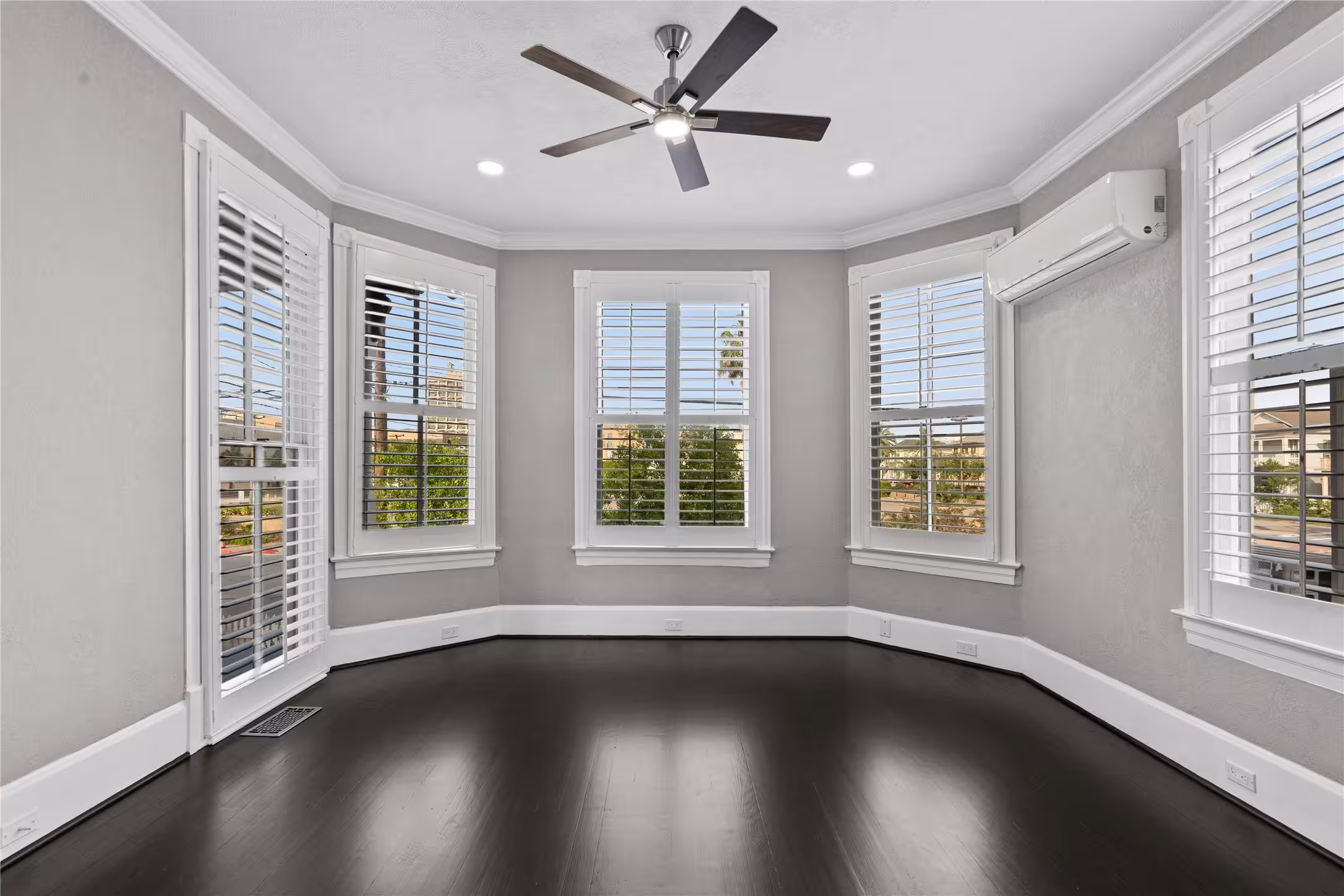 Photo 7 of 313 14th Street, Galveston, TX