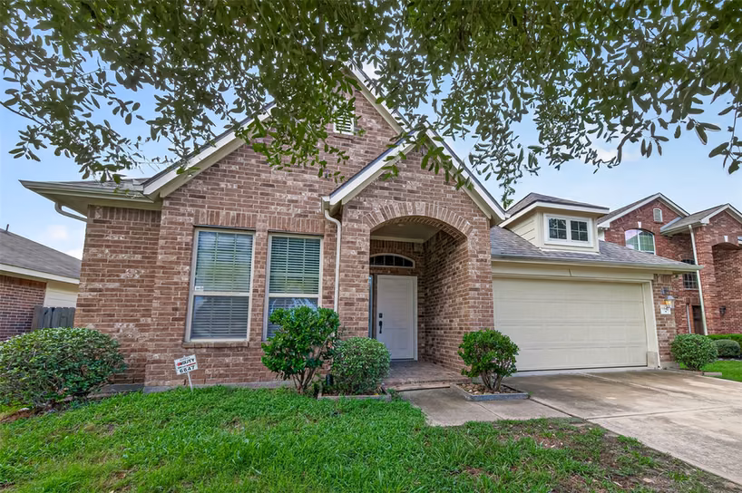 Photo 3 of 6847 Tammany Manor Lane, Spring, TX