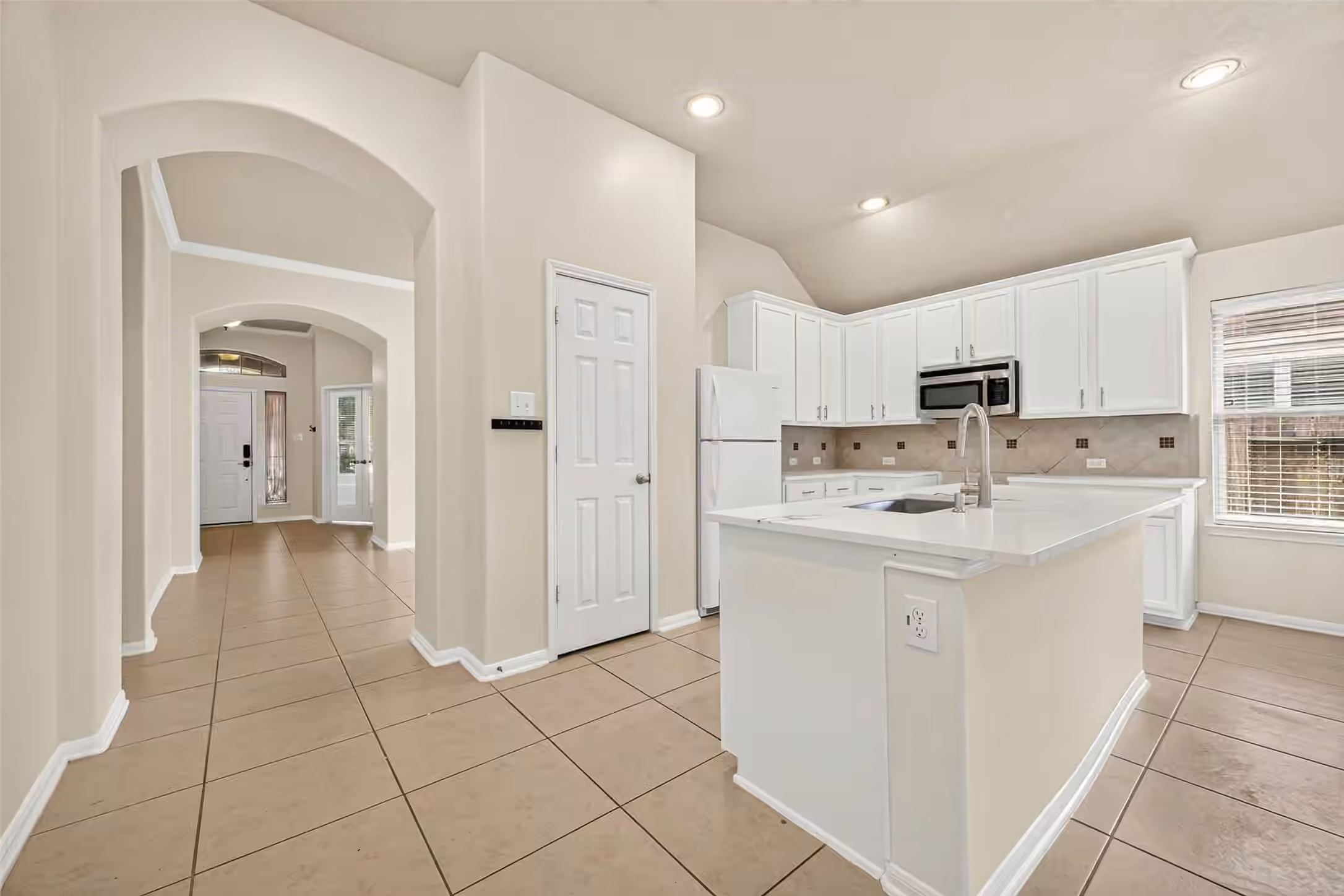Photo 6 of 6847 Tammany Manor Lane, Spring, TX