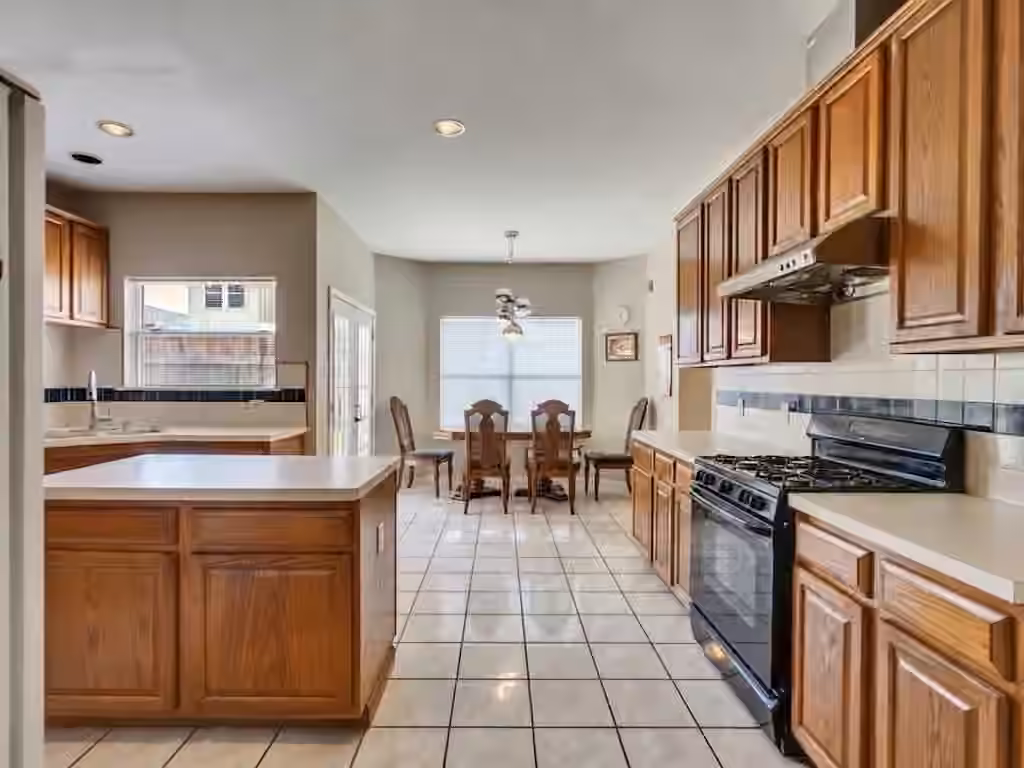 Photo 4 of 1702 Lake Geneva Court, Houston, TX
