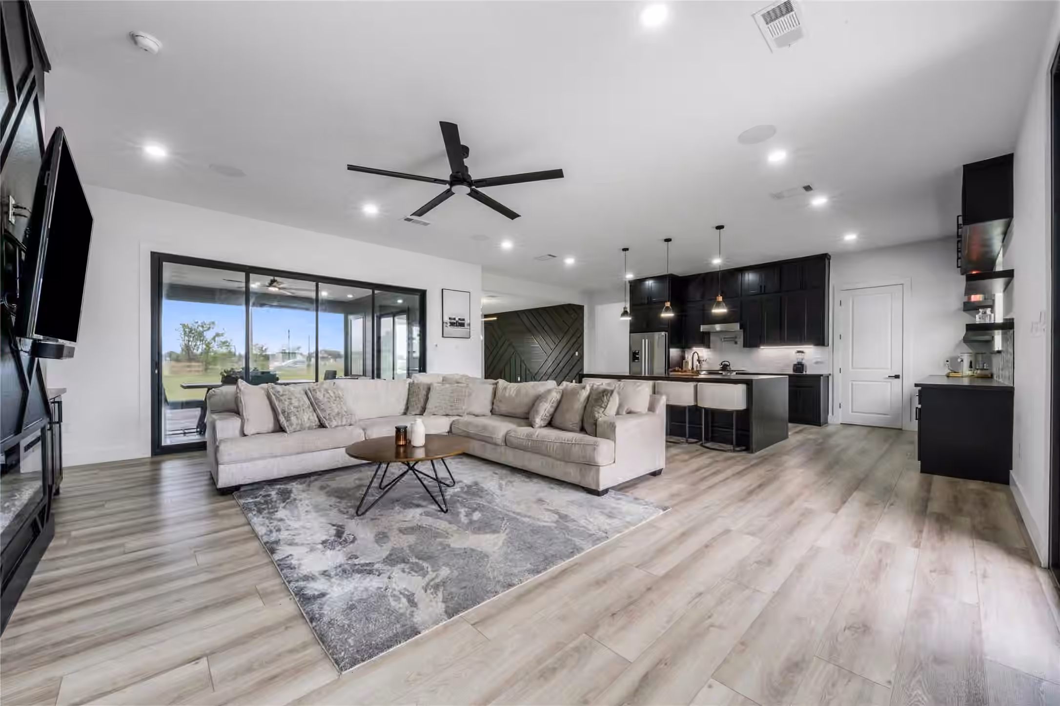Photo 4 of 5119 Sophie Slanksy Way, Sealy, TX