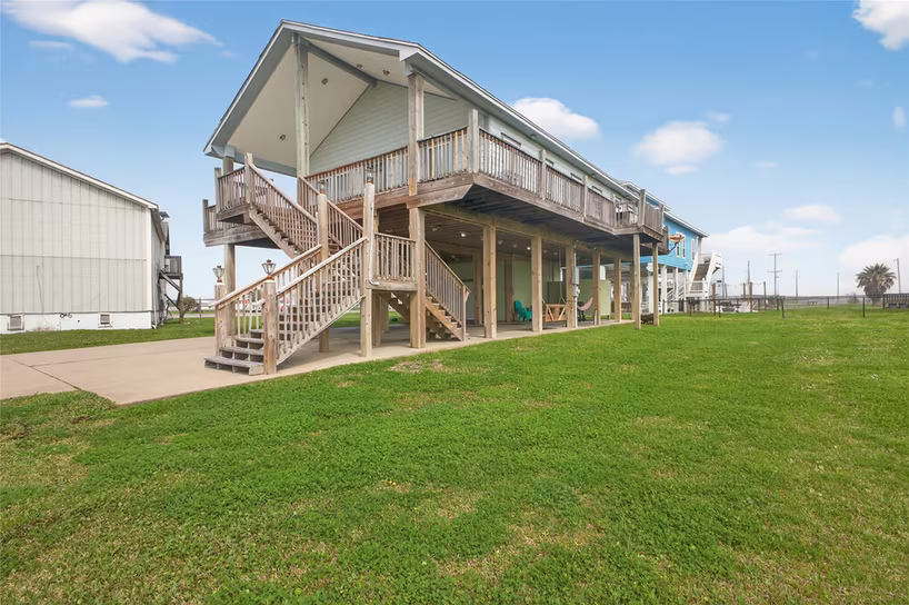 Photo 7 of 994 Nassau Drive, Crystal Beach, TX