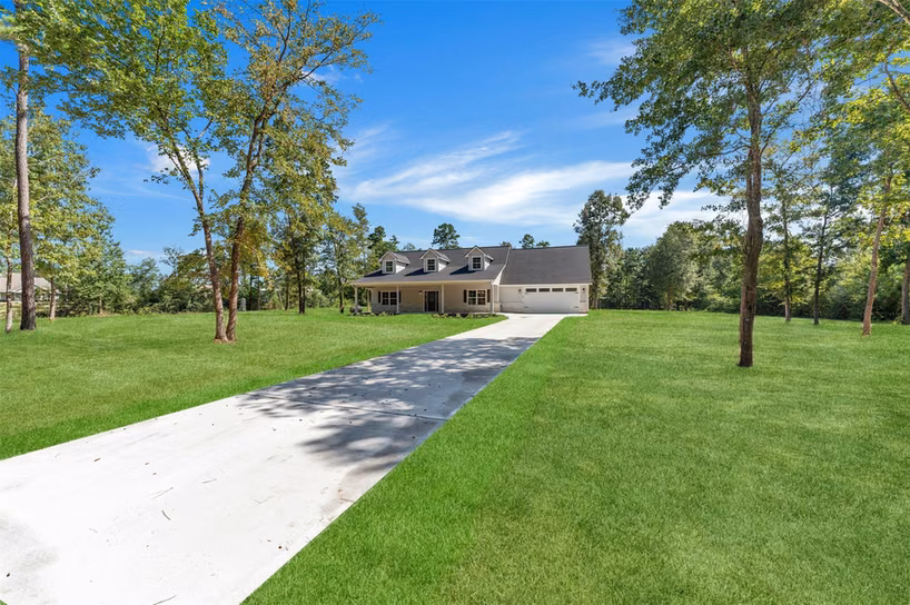 Photo 2 of 1087 Jones Road, New Waverly, TX