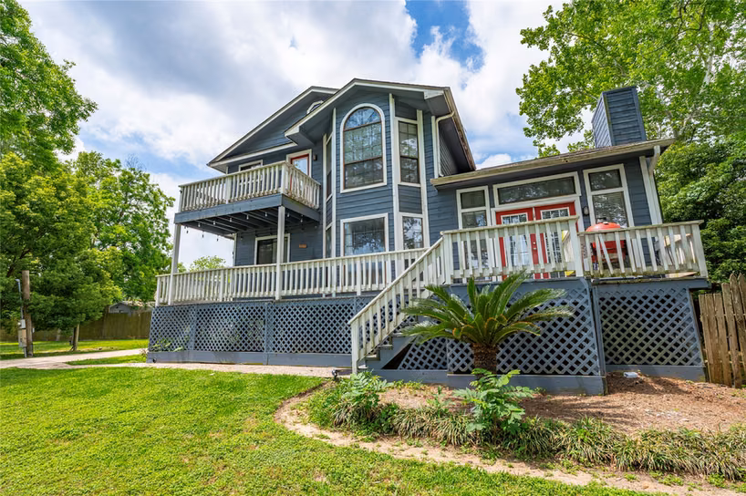 Photo 5 of 3726 Bayshore Drive, Bacliff, TX