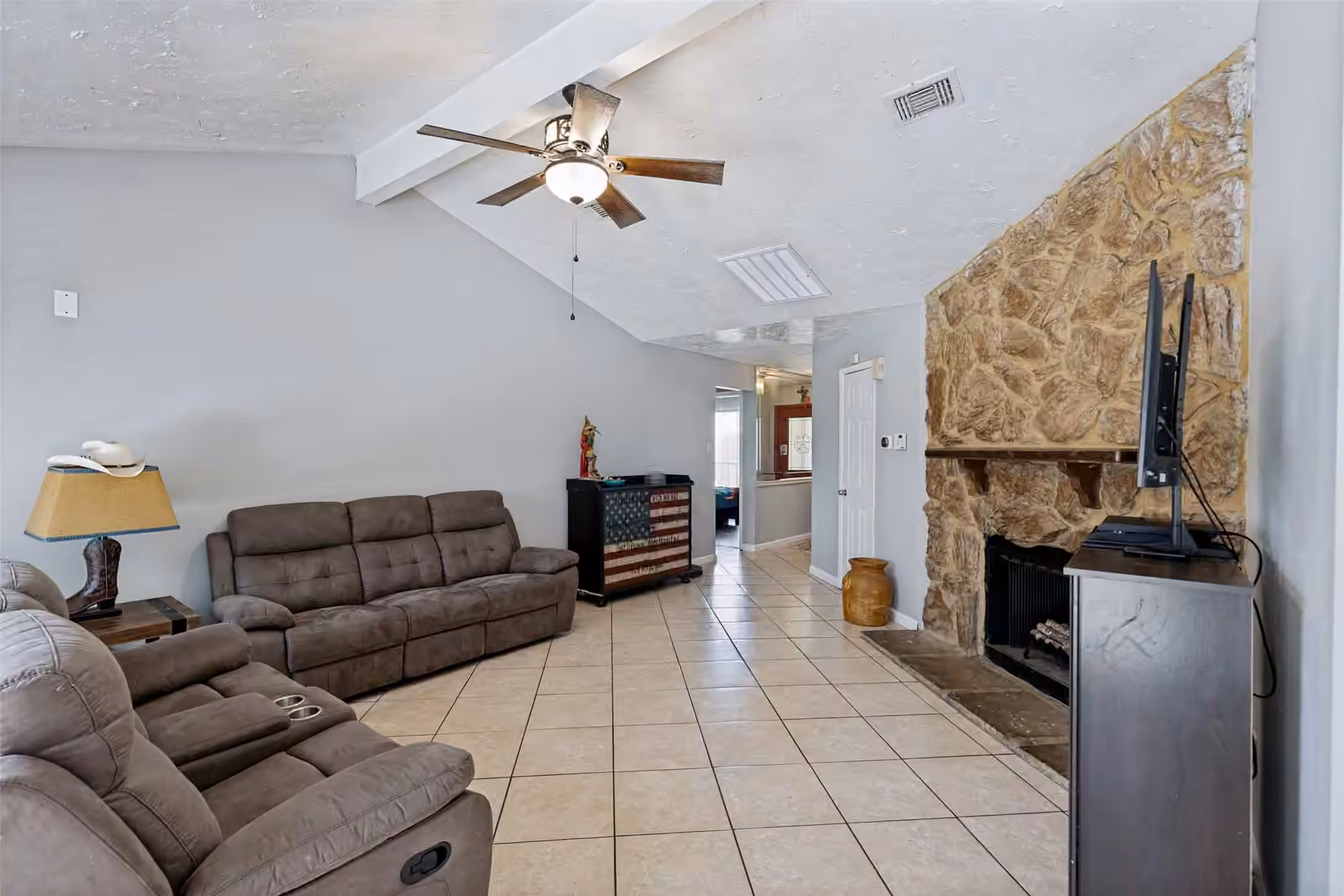 Photo 5 of 10930 Maple Rock Drive, Humble, TX
