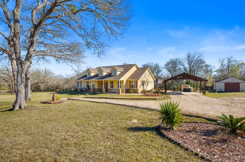 Photo 5 of 9467 Loop Road, Bellville, TX