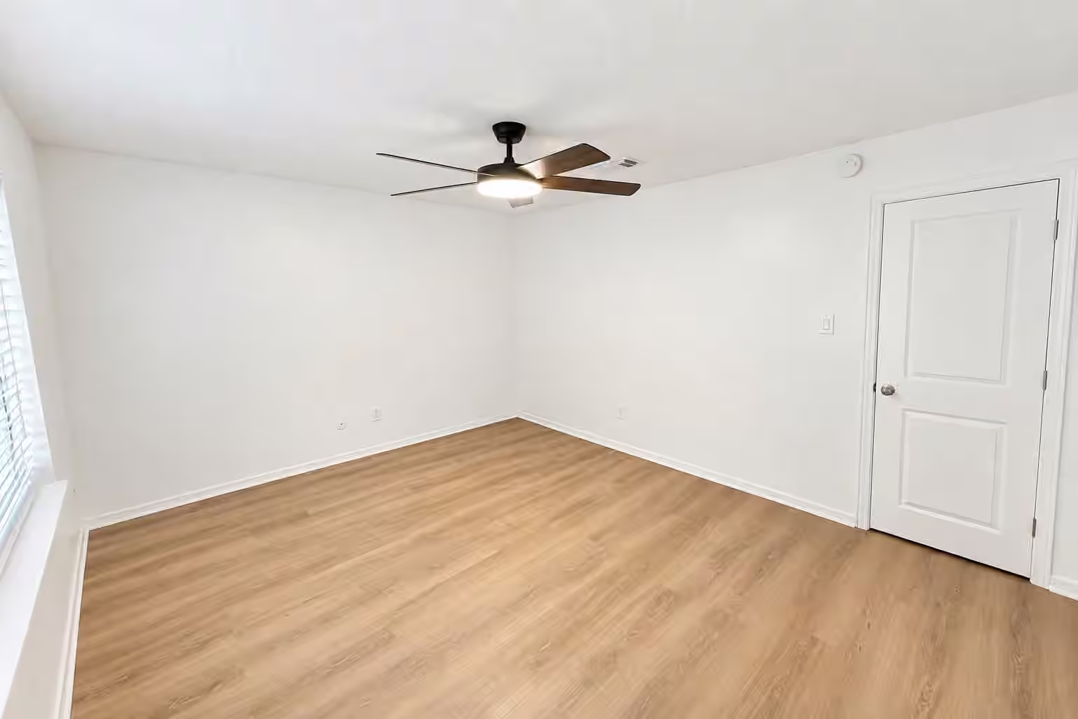Photo 5 of 4953 Lamonte Lane, Houston, TX
