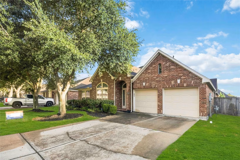 Photo of 13615 Rainwater Drive, Pearland, TX 77584