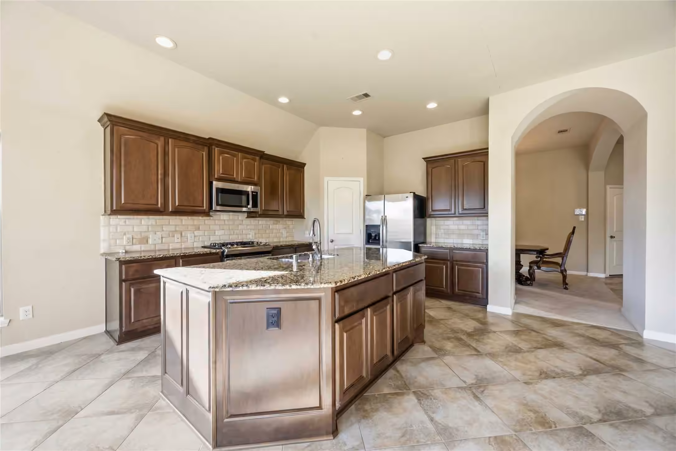 Photo 7 of 13615 Rainwater Drive, Pearland, TX
