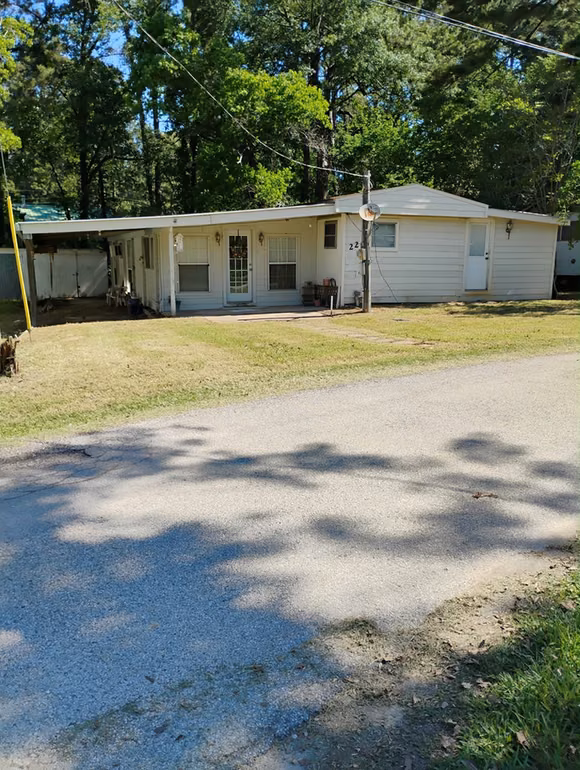 Photo of 220 Ramp Way, Trinity, TX