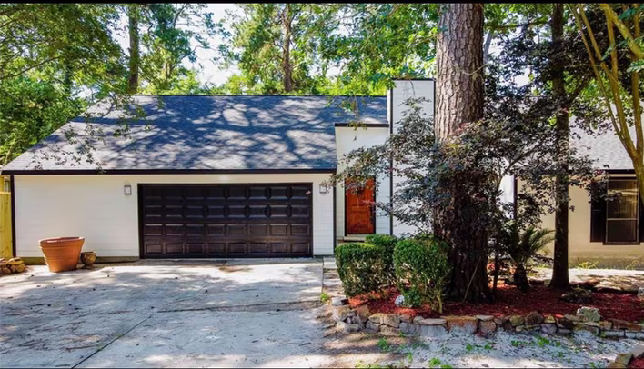 Photo 2 of 1710 Hill Top Lane, Kingwood, TX