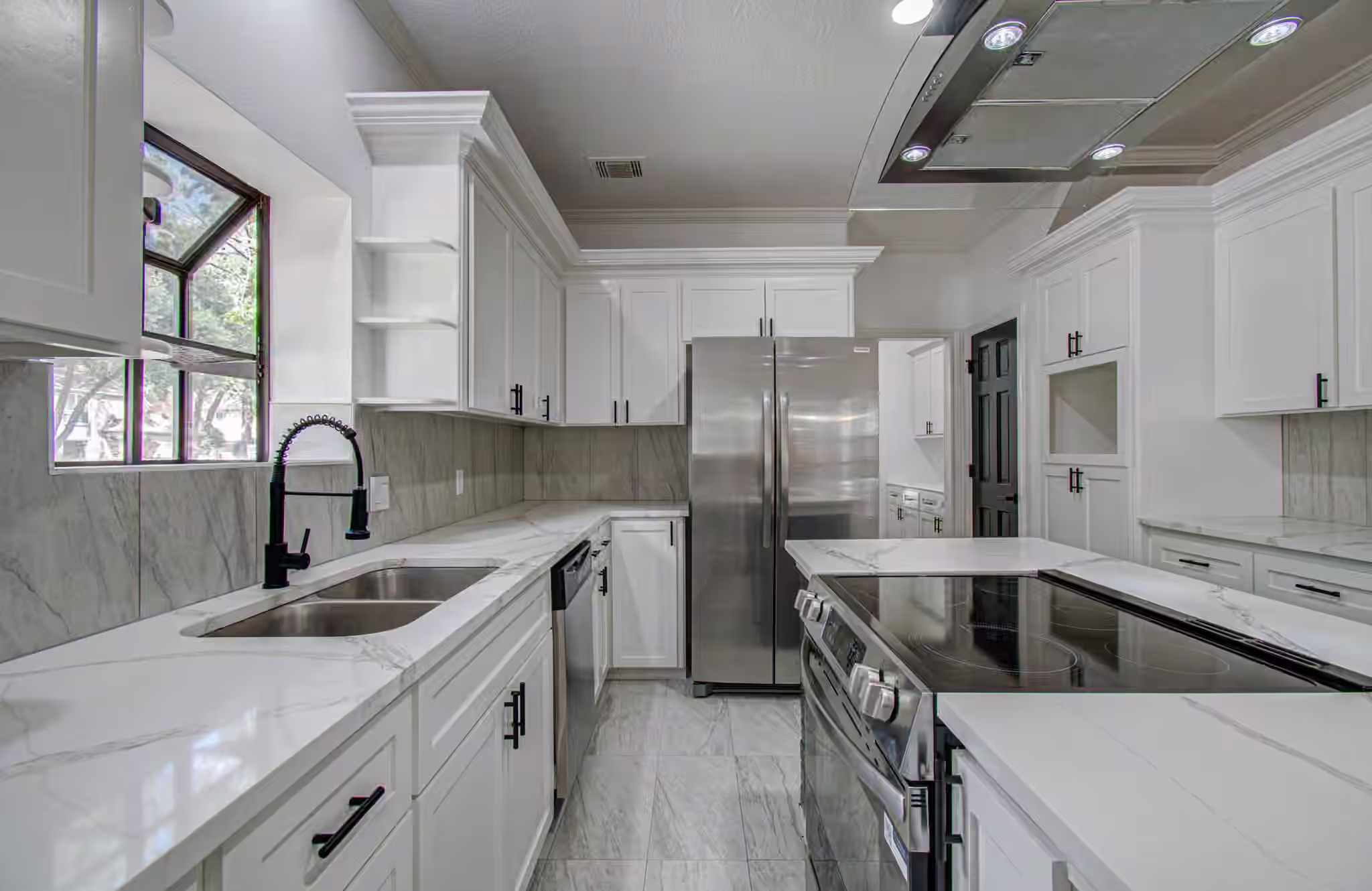 Photo 2 of 14635 Rosehill Drive, Houston, TX