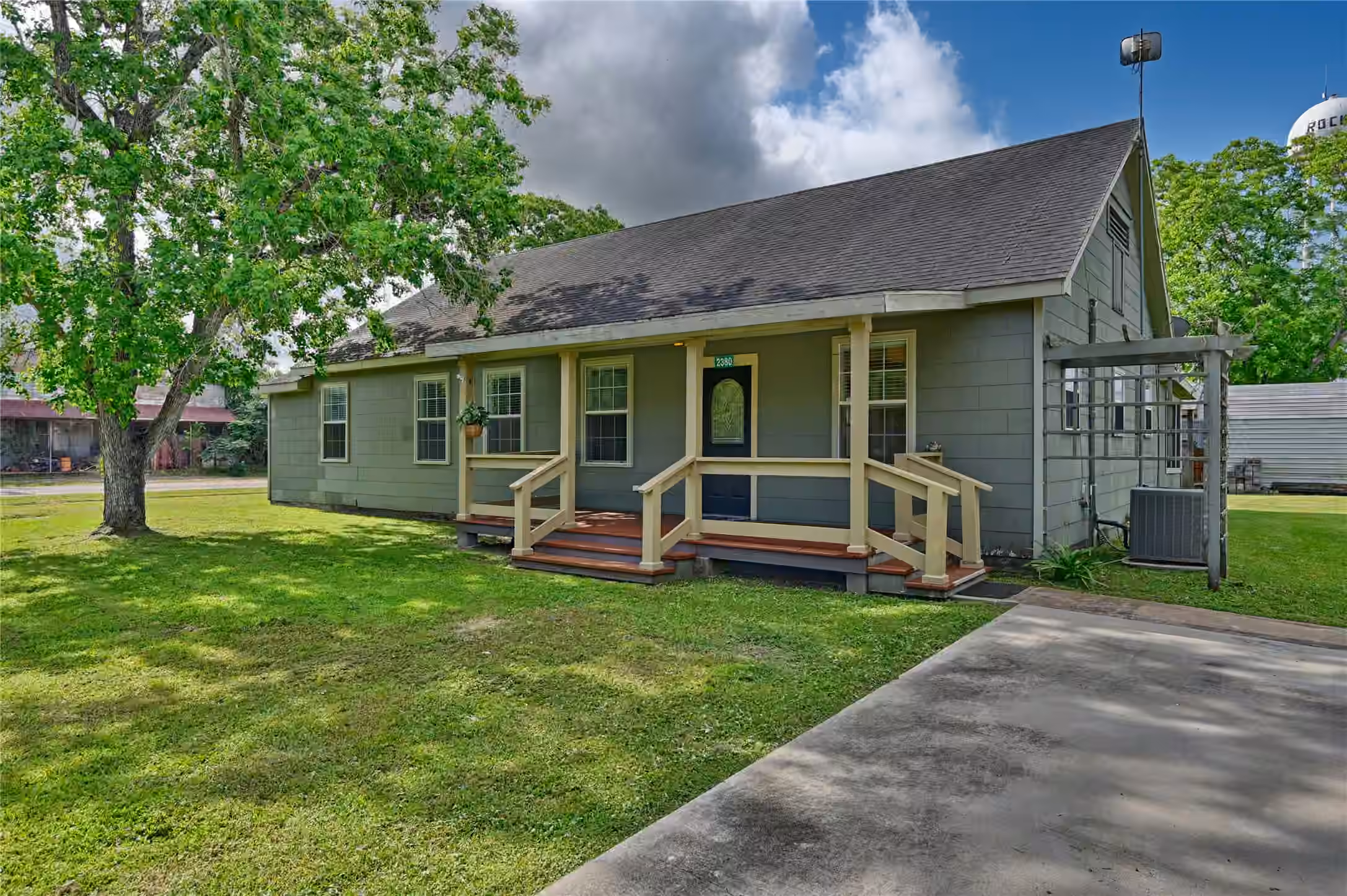 Photo of 2380 and 2358 Third Street, Rock Island, TX