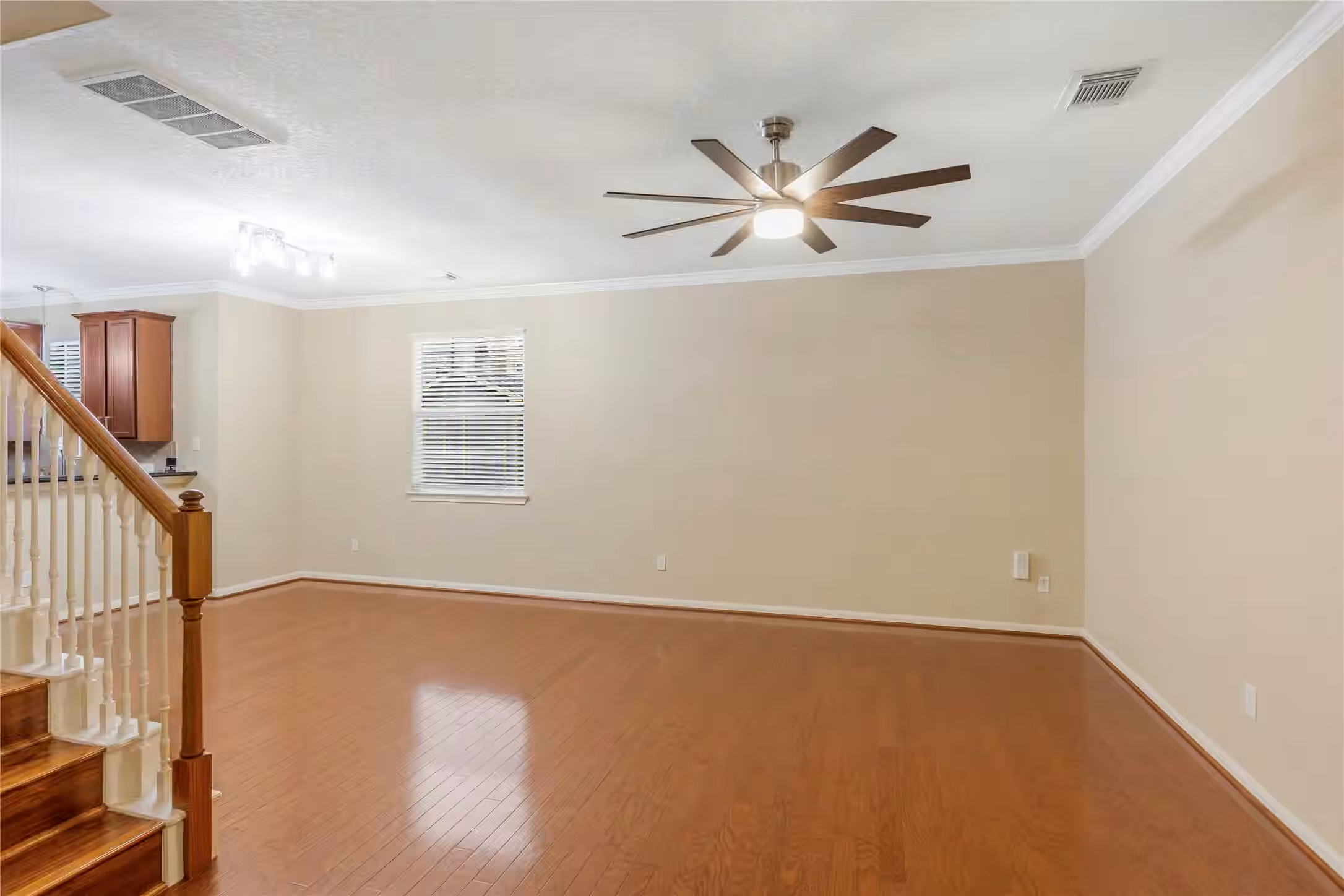 Photo 6 of 1430 W 24th Street, Houston, TX