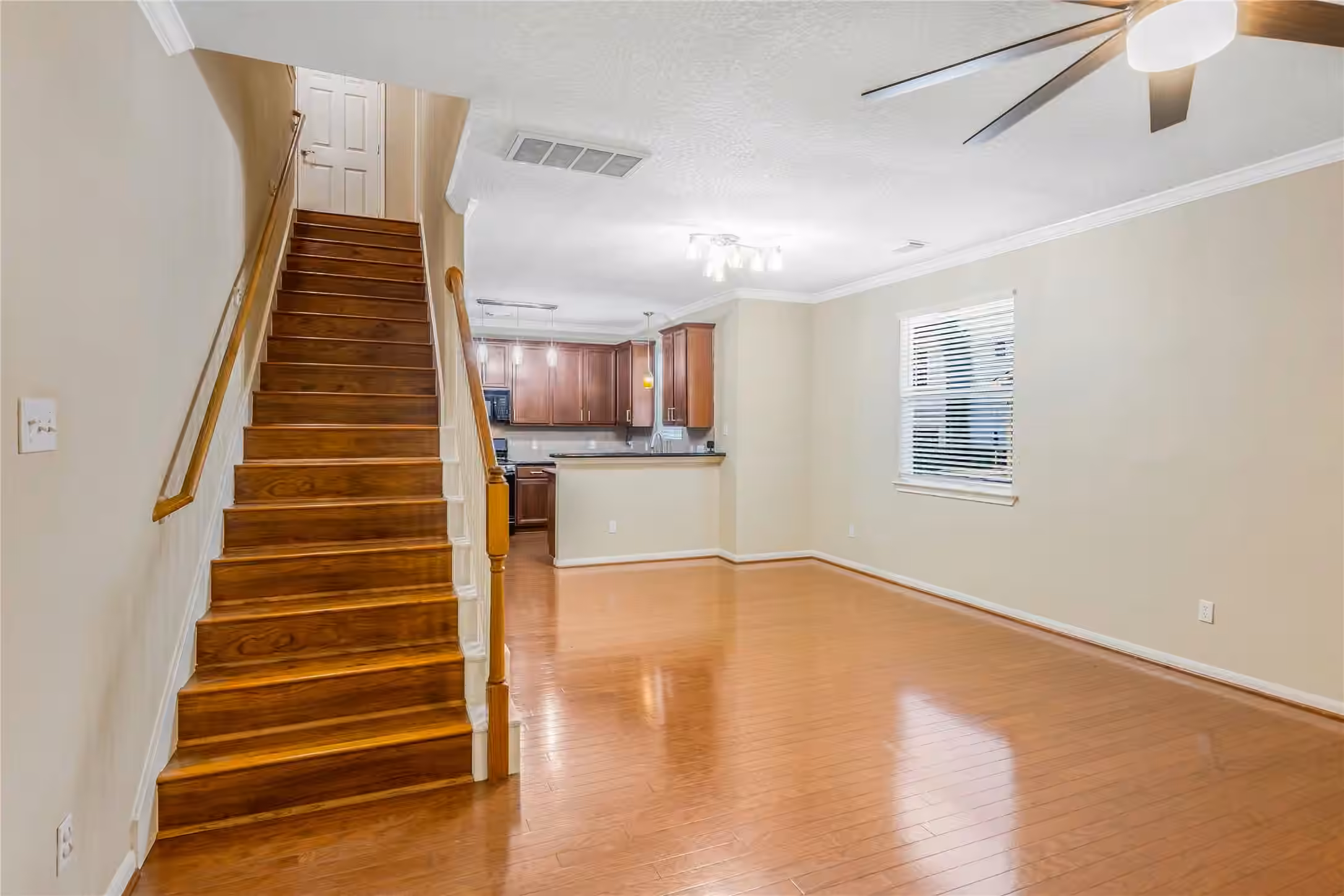 Photo 7 of 1430 W 24th Street, Houston, TX