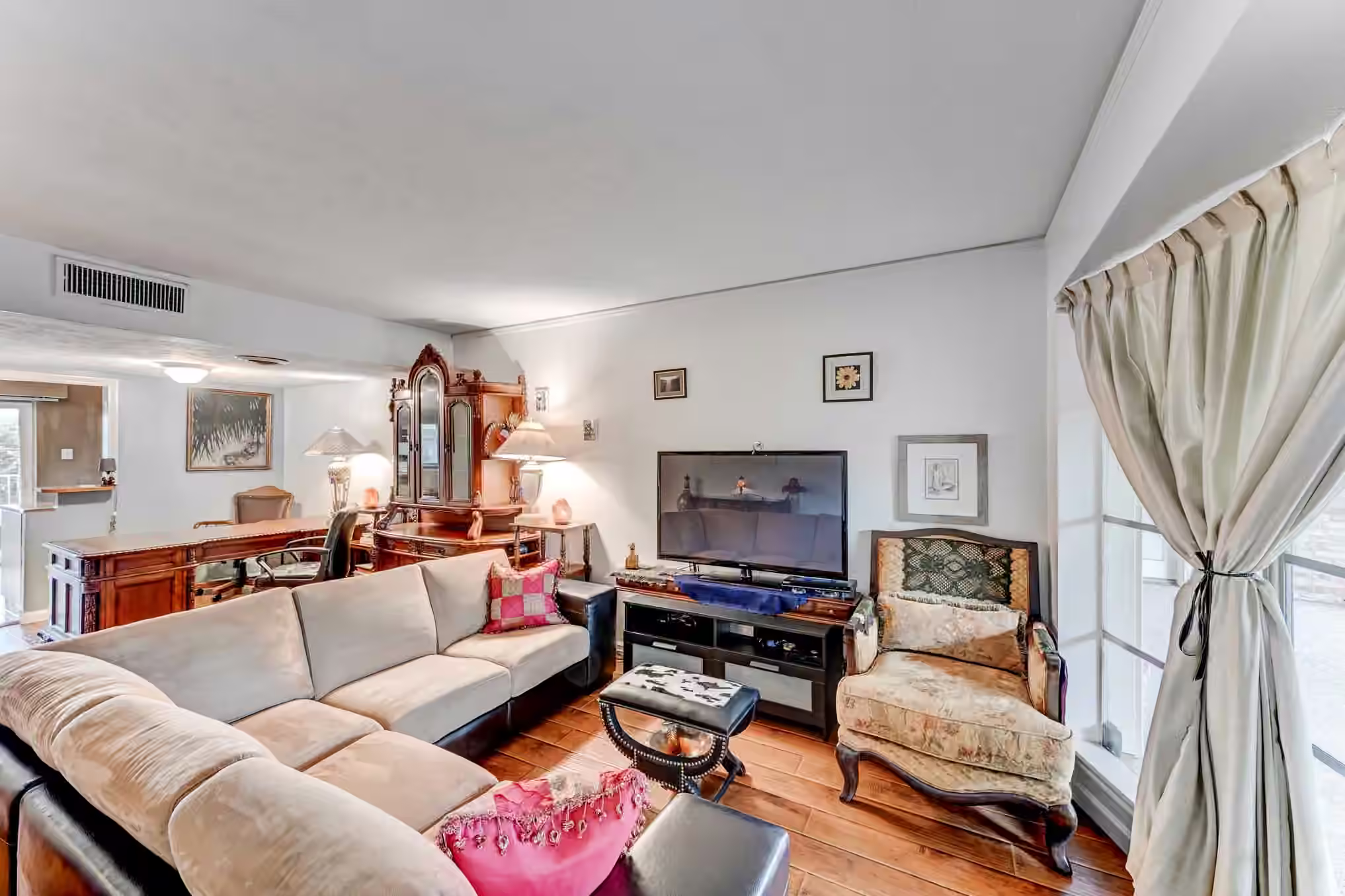 Photo 6 of 2727 Briarhurst Drive 25, Houston, TX