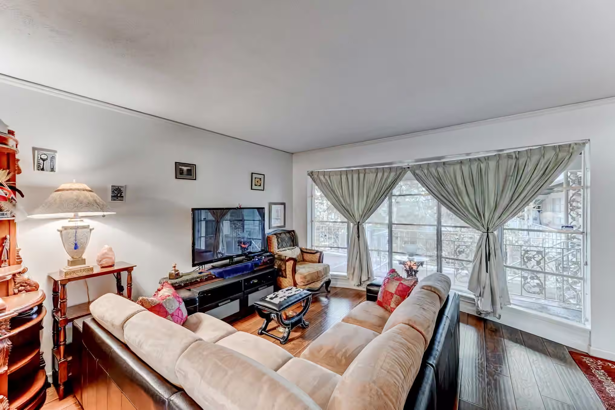Photo 7 of 2727 Briarhurst Drive 25, Houston, TX