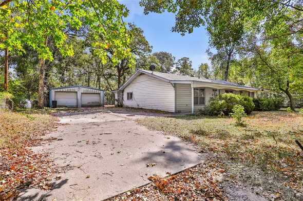 Photo 2 of 10253 Wanda Lane, Montgomery, TX