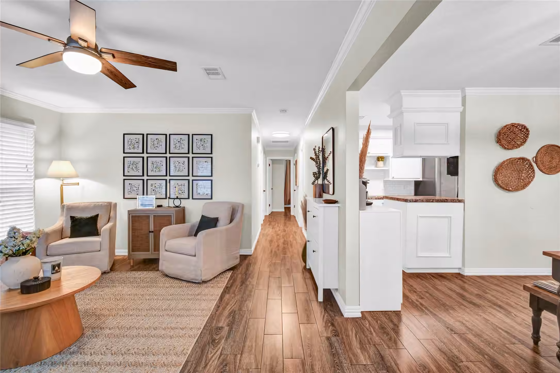Photo 7 of 219 S Shanks Street, Clute, TX