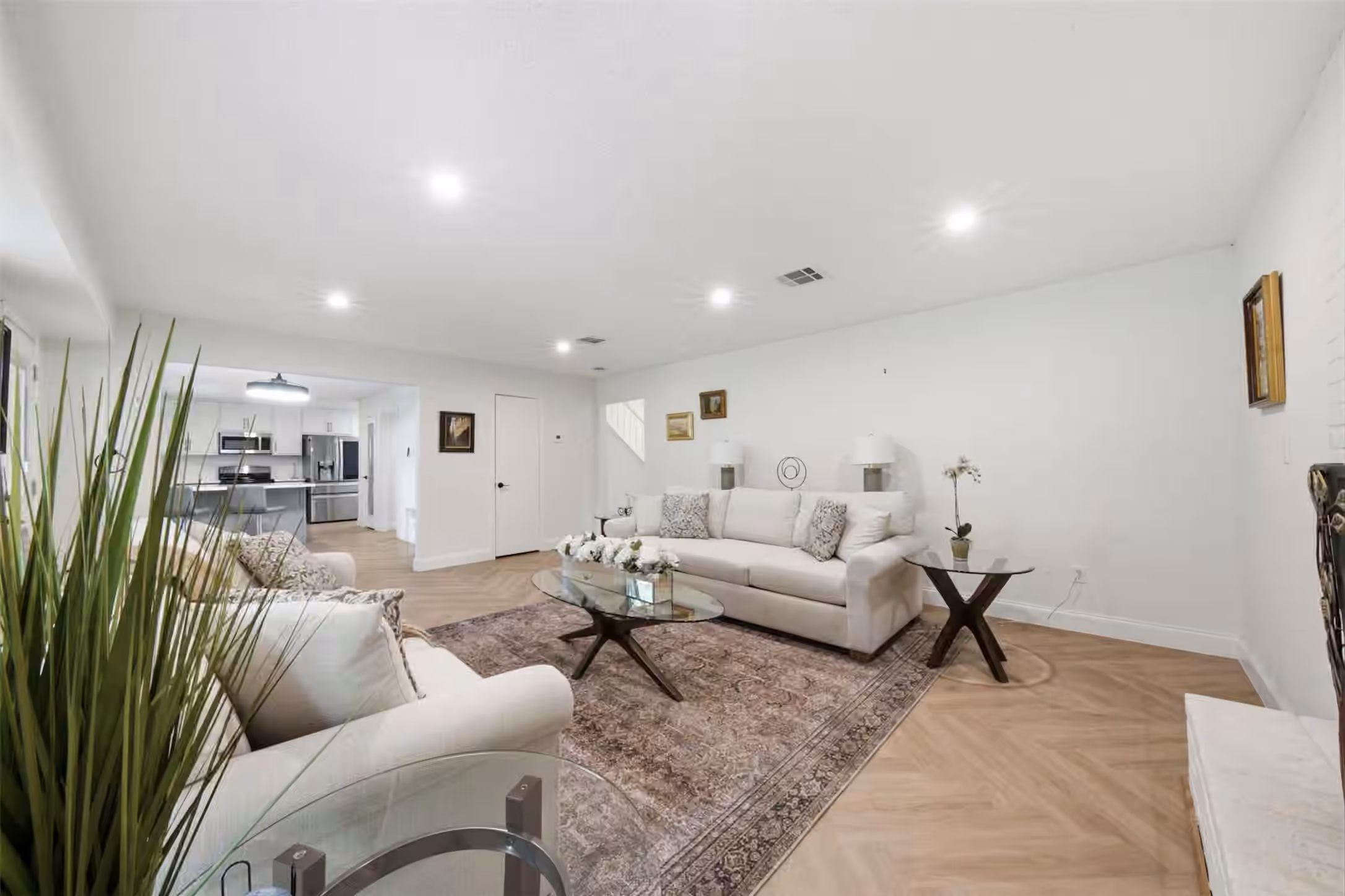 Photo 6 of 710 Glen Haven Drive, Conroe, TX
