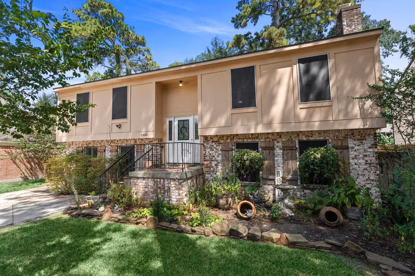 Photo 2 of 23026 Harrowby Drive, Spring, TX