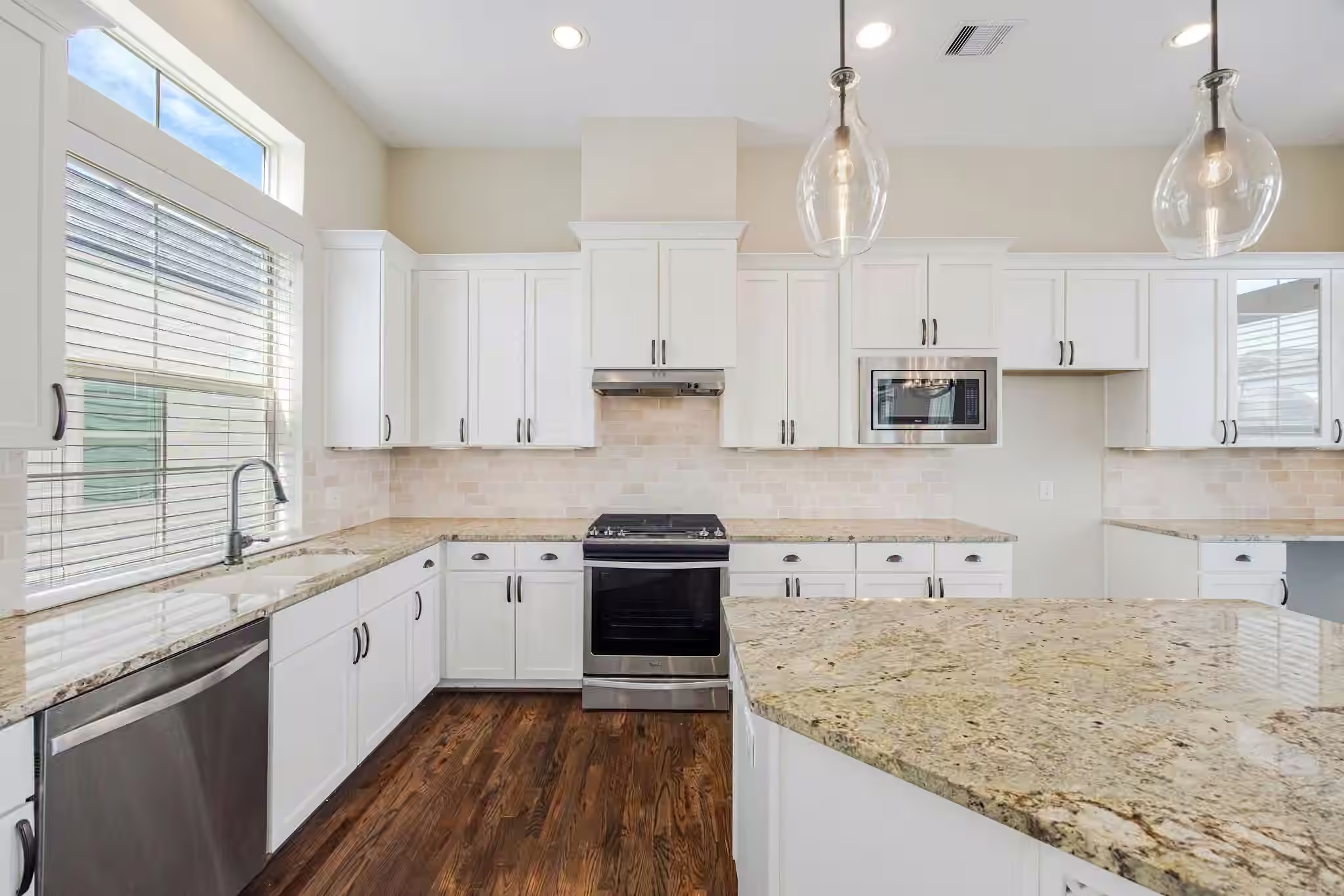 Photo 2 of 4003 Beacon Fisher Drive, Houston, TX