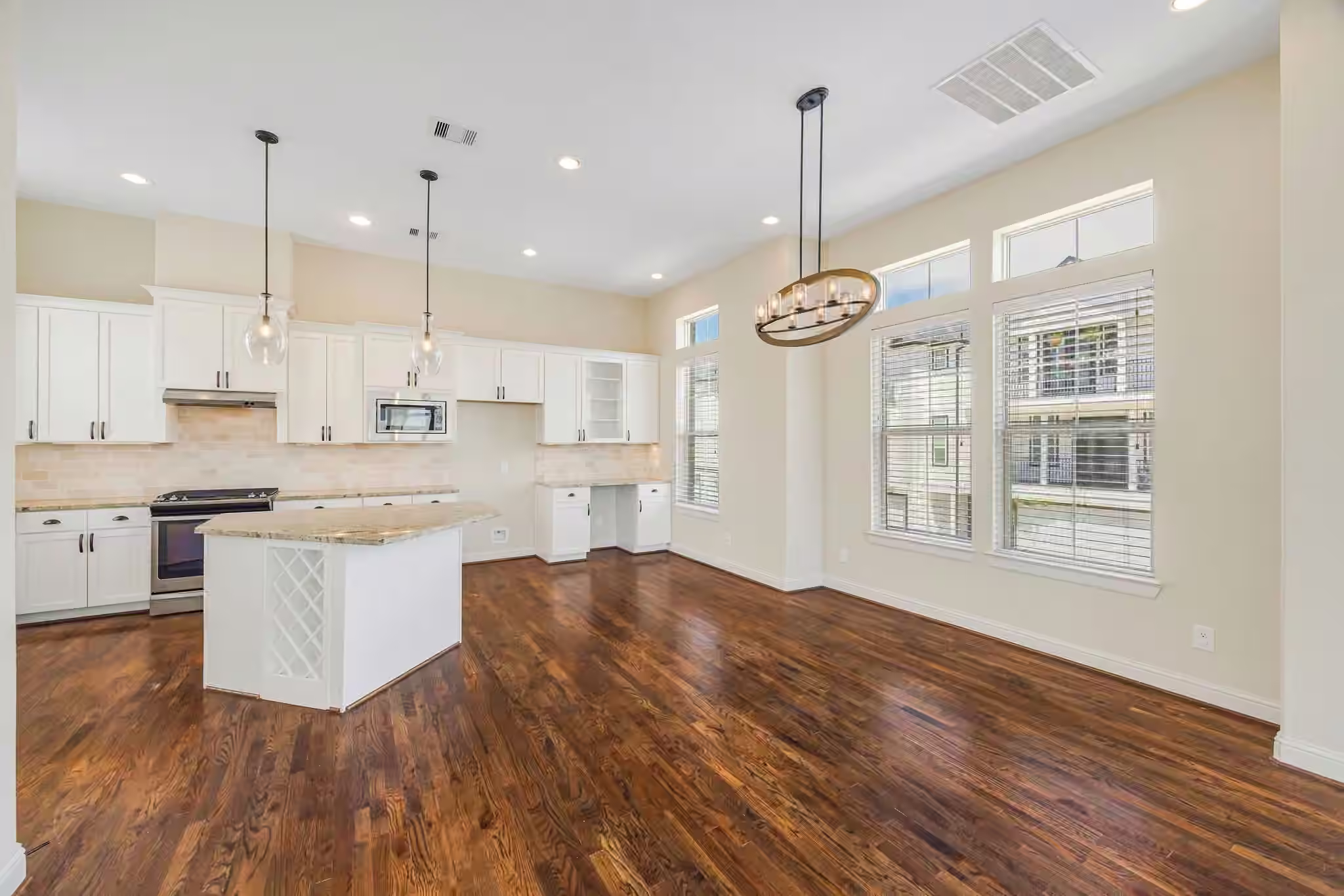 Photo 5 of 4003 Beacon Fisher Drive, Houston, TX