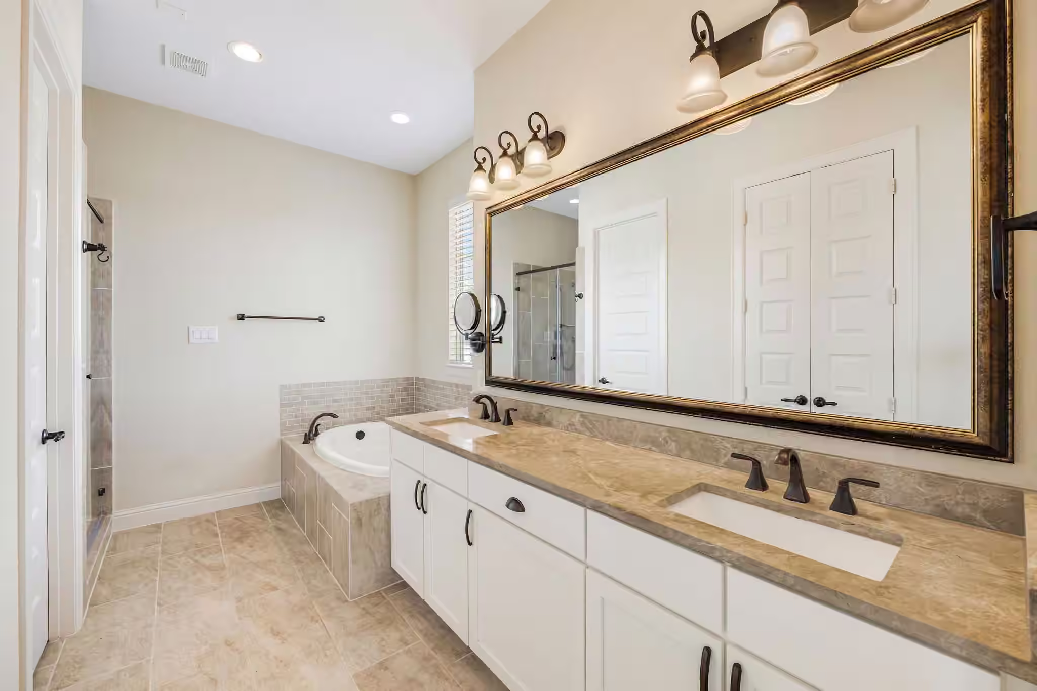 Photo 7 of 4003 Beacon Fisher Drive, Houston, TX