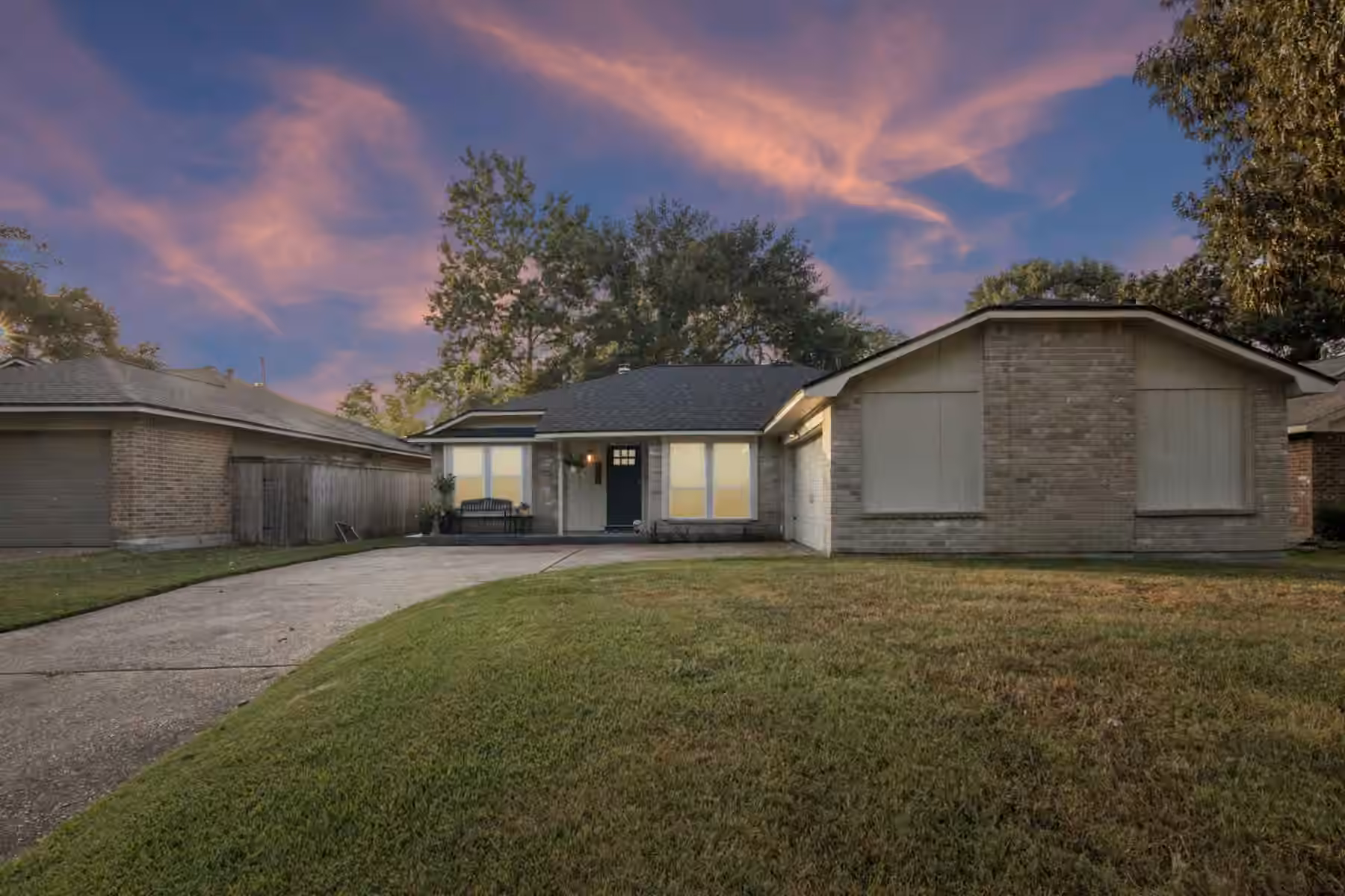 Photo 2 of 2903 Parkwood Manor Drive, Houston, TX