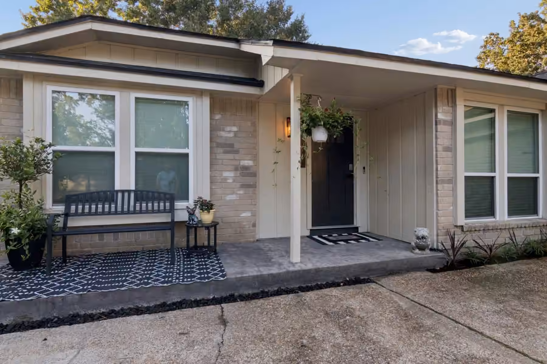 Photo 6 of 2903 Parkwood Manor Drive, Houston, TX
