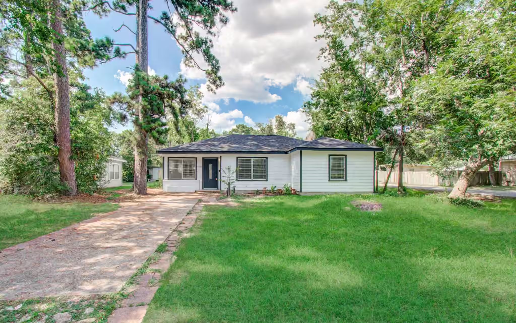 Photo 2 of 1100 Cowan Avenue, Conroe, TX