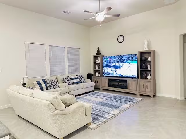 Photo 5 of 10818 Bodie Hills Drive, Rosharon, TX