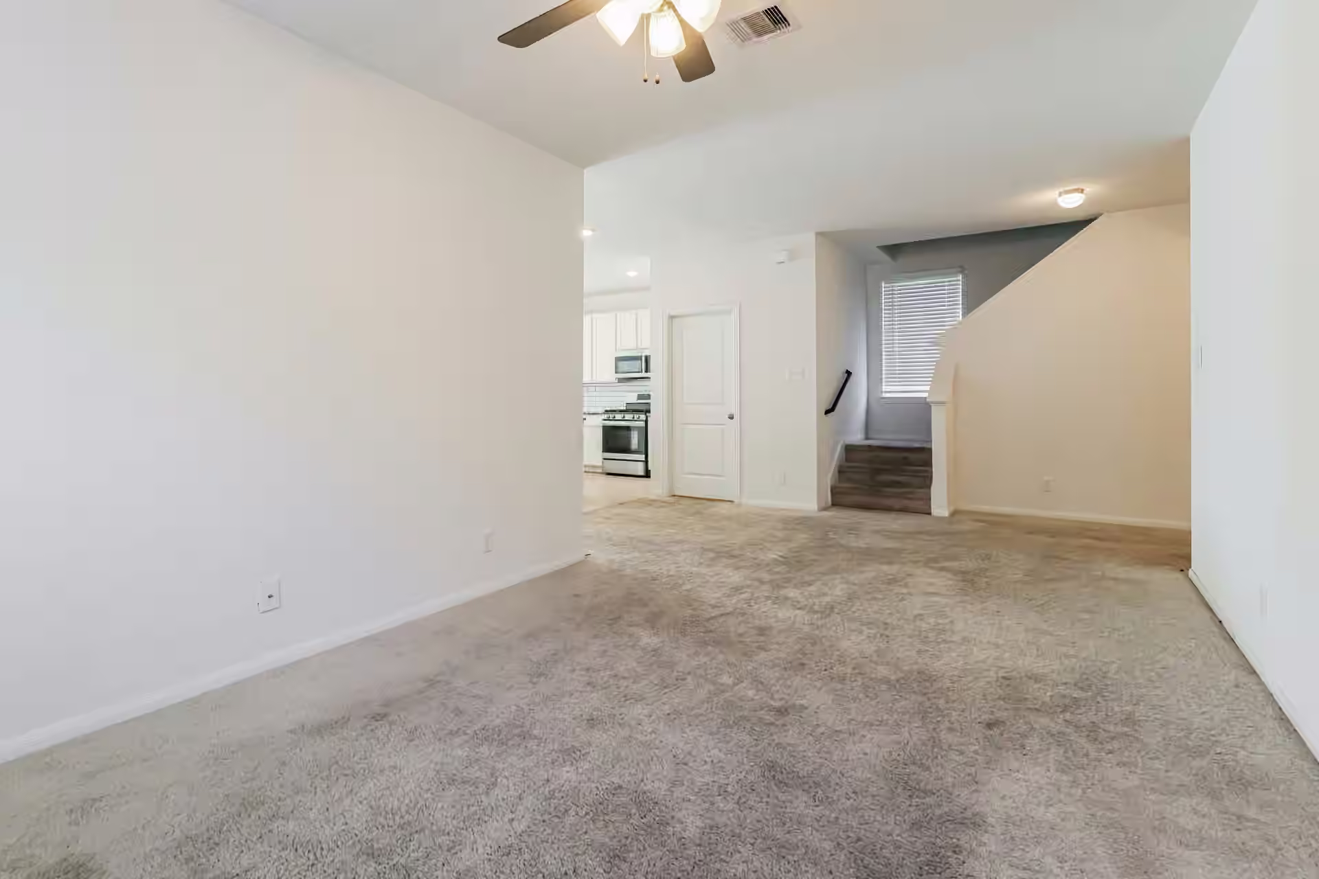 Photo 4 of 14846 Darbydale Drive, Houston, TX