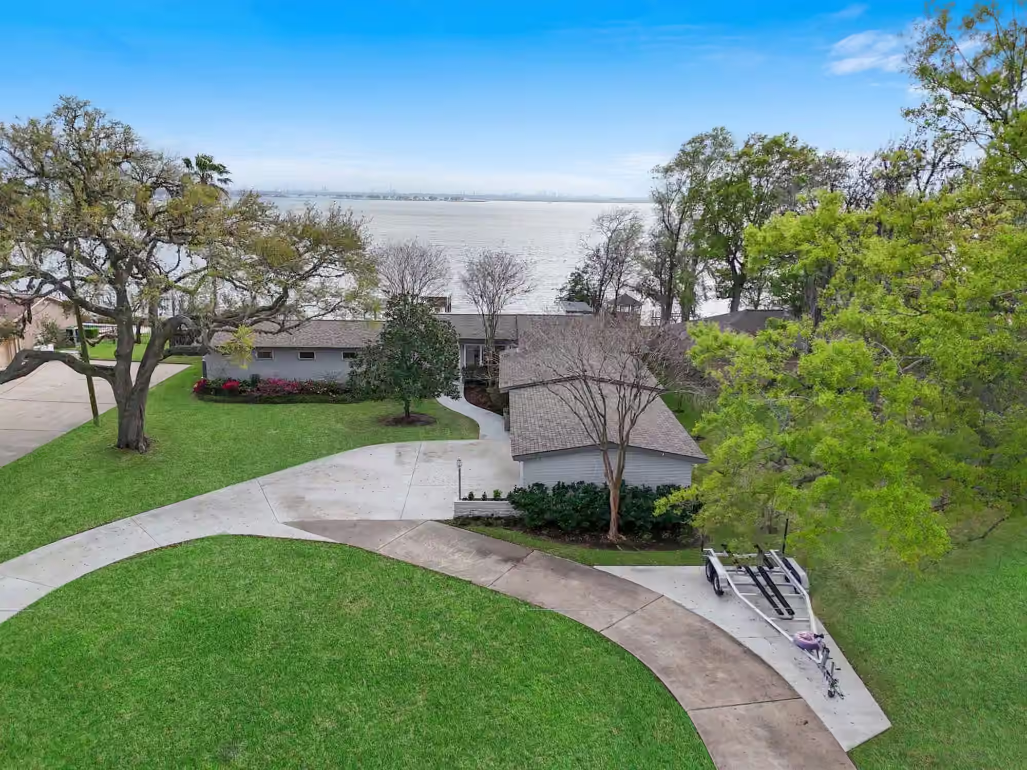 Photo of 138 N Burnett Drive, Baytown, TX