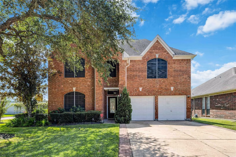 Photo 2 of 11618 Peachwood Lake Drive, Sugar Land, TX