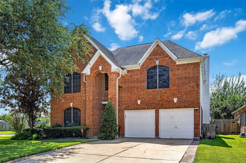 Photo 3 of 11618 Peachwood Lake Drive, Sugar Land, TX